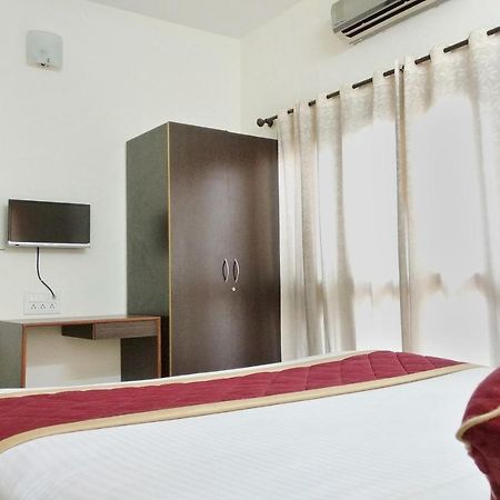 Super Oyo Capital O Premium Hotel Victoria Heights Near Sri Someshwara Swami Temple Бангалор Экстерьер фото