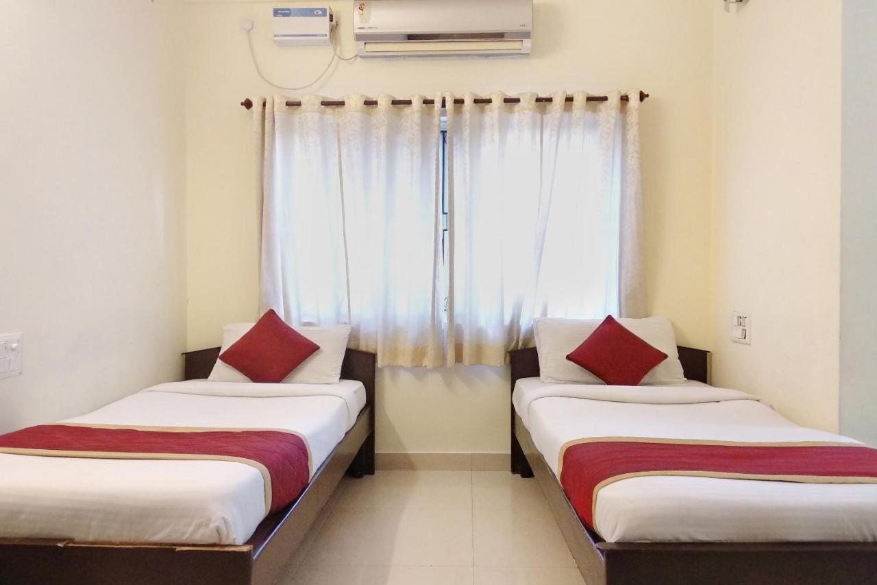 Super Oyo Capital O Premium Hotel Victoria Heights Near Sri Someshwara Swami Temple Бангалор Экстерьер фото