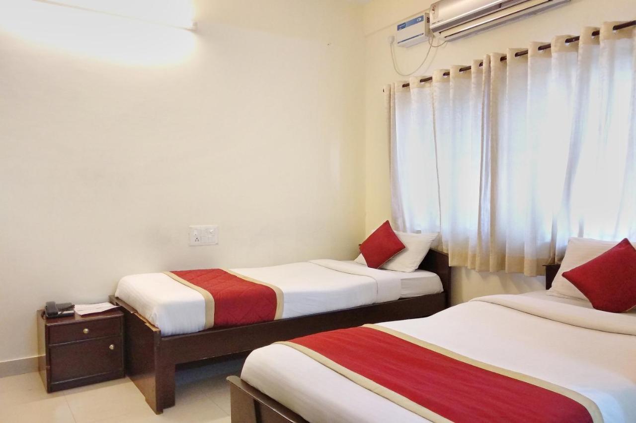 Super Oyo Capital O Premium Hotel Victoria Heights Near Sri Someshwara Swami Temple Бангалор Экстерьер фото