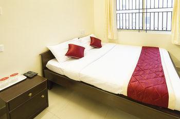 Super Oyo Capital O Premium Hotel Victoria Heights Near Sri Someshwara Swami Temple Бангалор Экстерьер фото